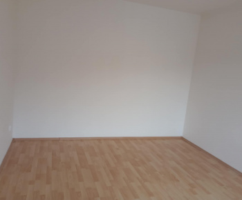 Aktuality / Ponuka na prenájom 1 izbového bytu v Papíne - foto